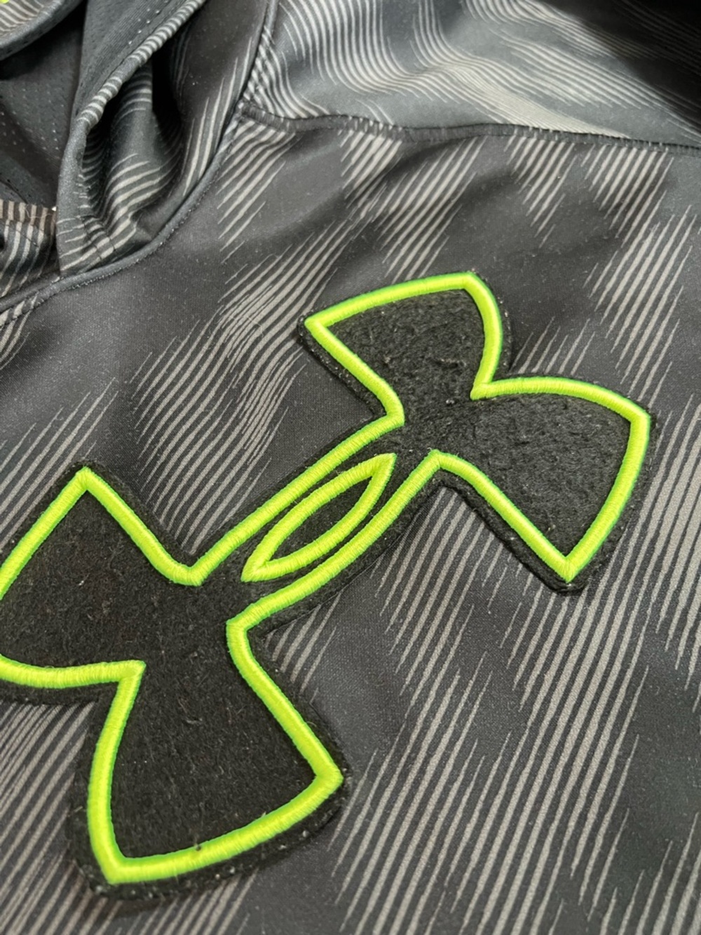 Under Armour Black Hoodie with Neon Lime Logo Trim - Youth XL - Picture 4 of 8